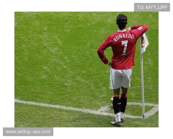 足球球星帅气背影展现迷人风采完美瞬间捕捉魅力全开